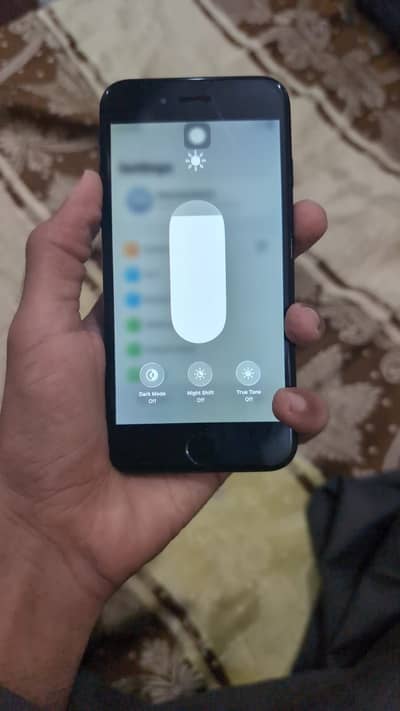 Apple iPhone SE