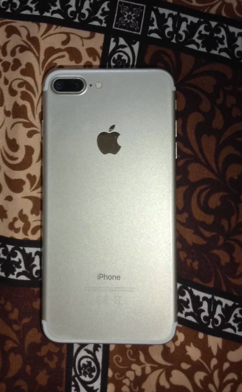 Apple iPhone 7 Plus 0
