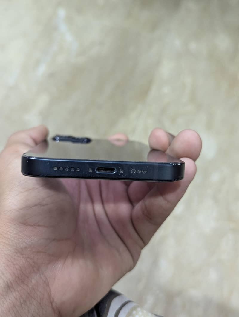 Apple iPhone 13 2