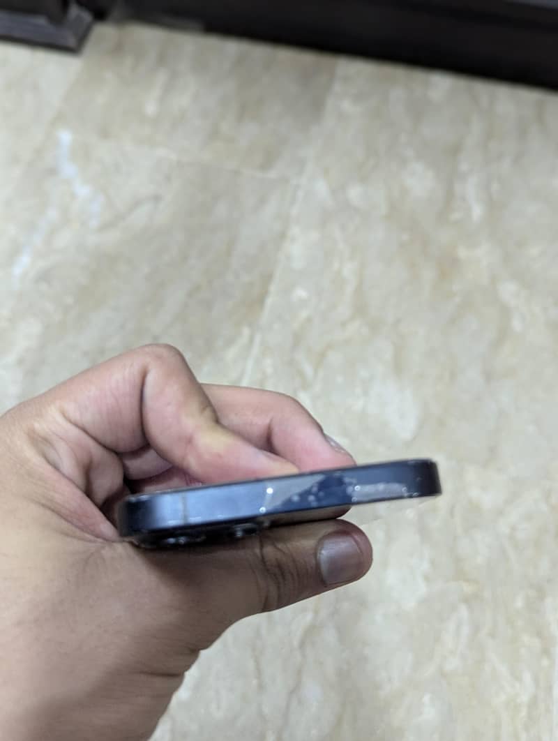 Apple iPhone 13 5