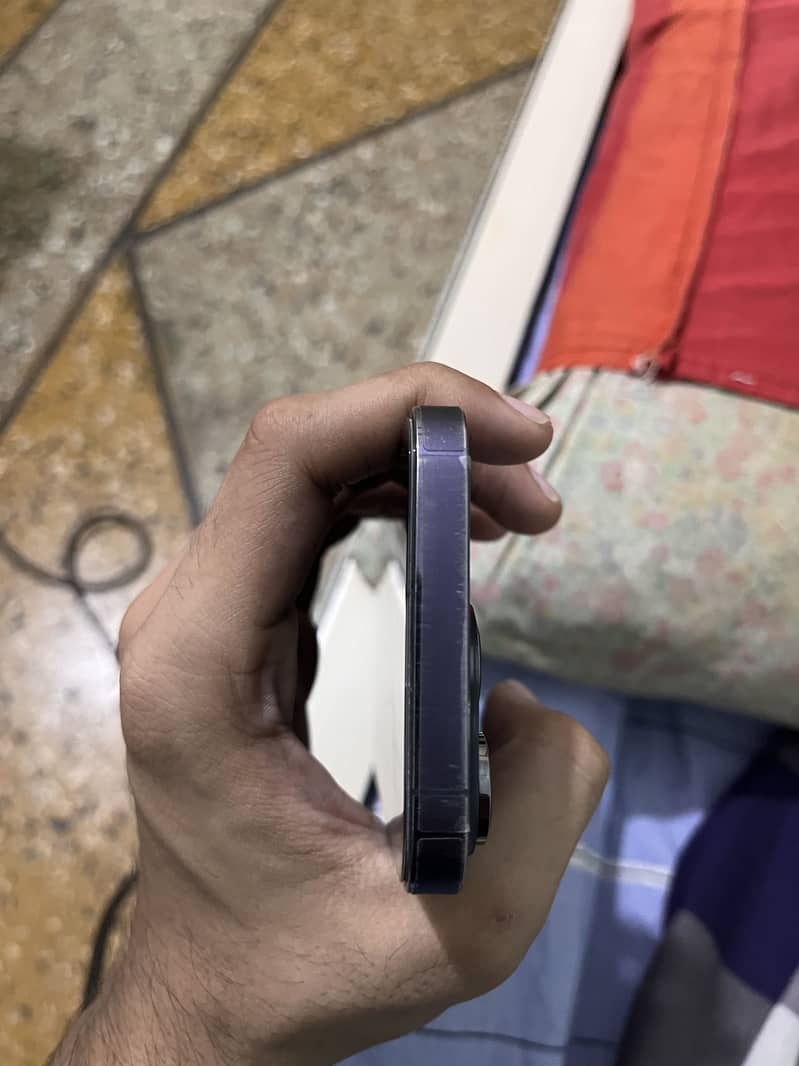 Apple iPhone 14 Pro 2