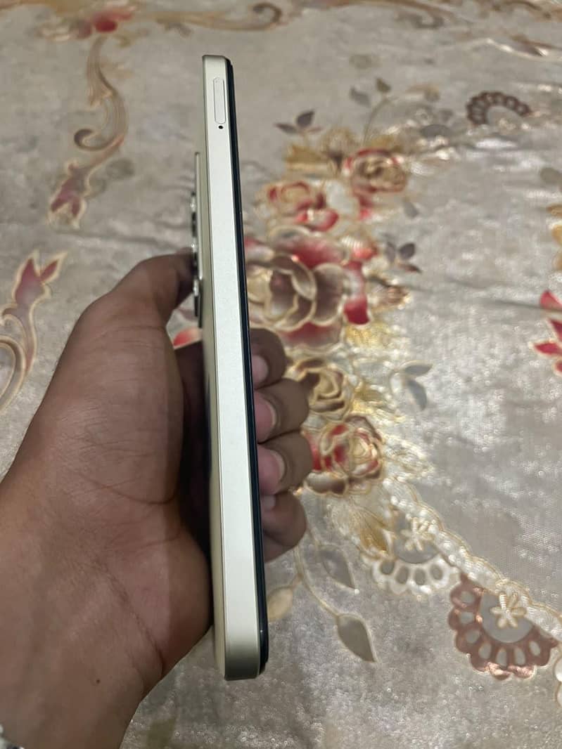Realme C75 1