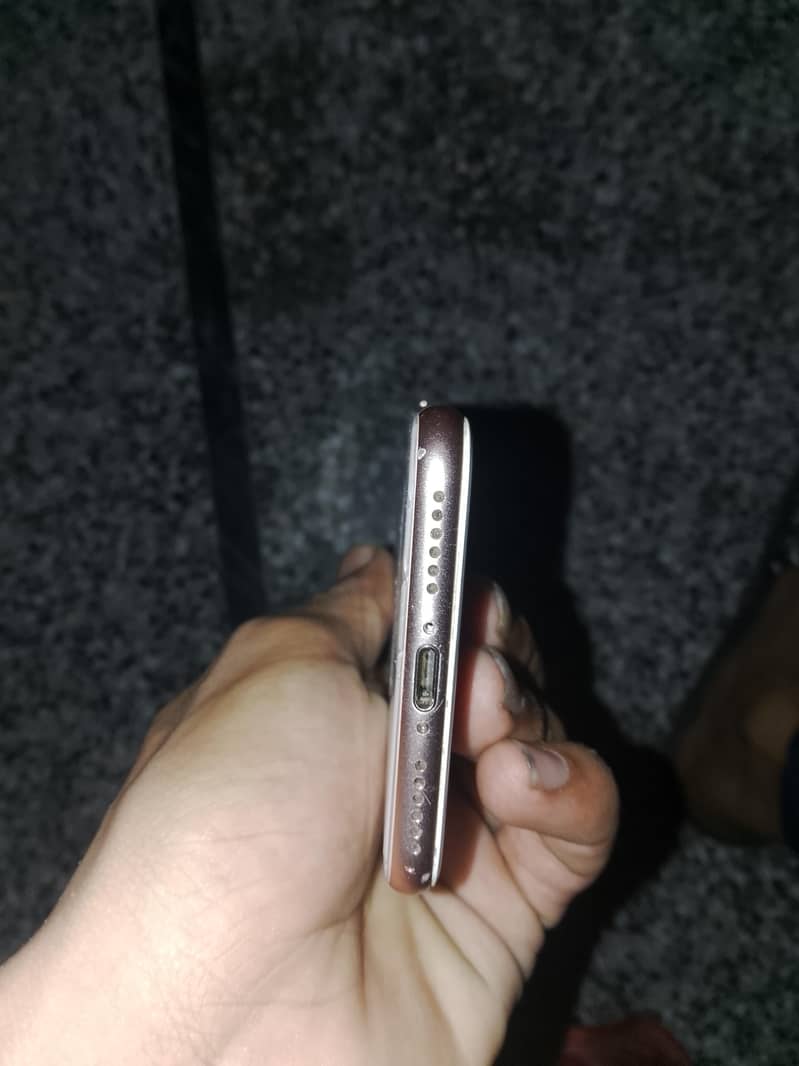 Apple iPhone 8 0
