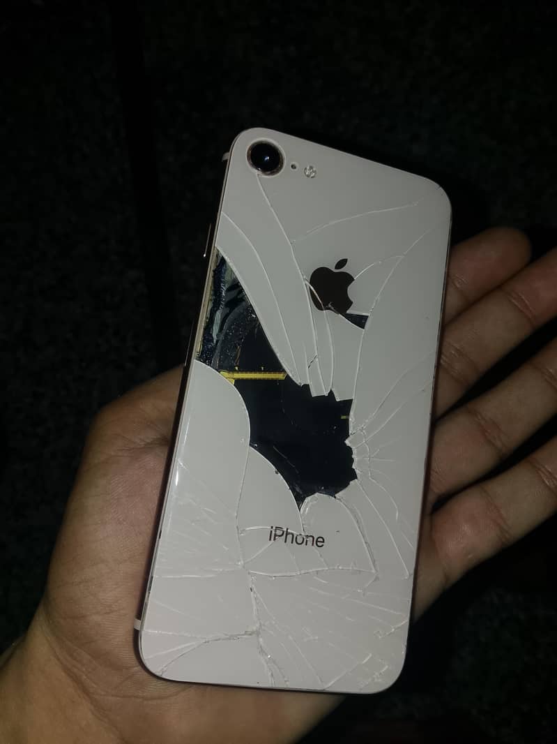 Apple iPhone 8 3