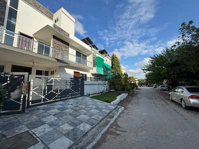 10 Marla (35x70) Double Storey Brand New House For Sale In G-13/4 Islamabad