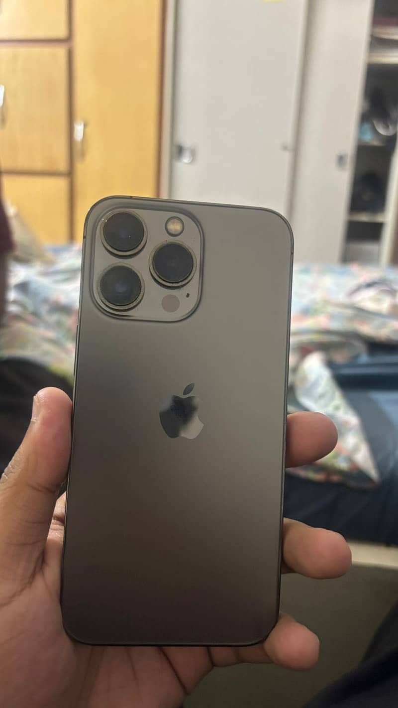 Apple iPhone 13 Pro 1