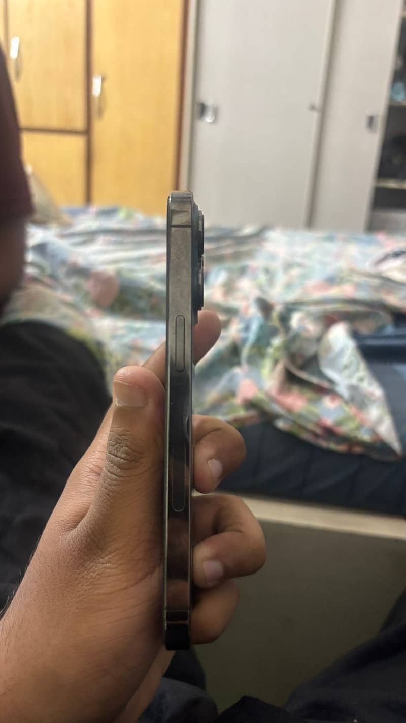 Apple iPhone 13 Pro 2