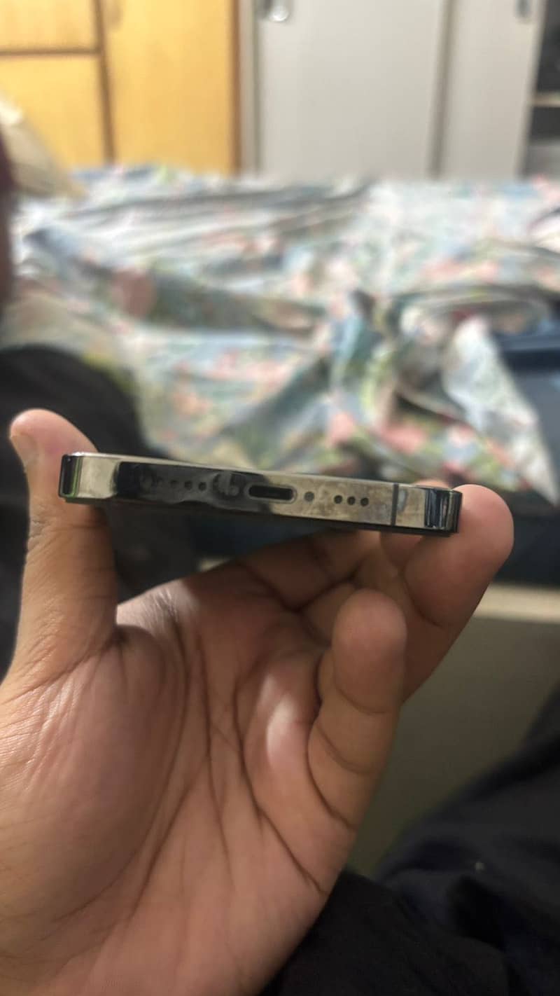 Apple iPhone 13 Pro 4