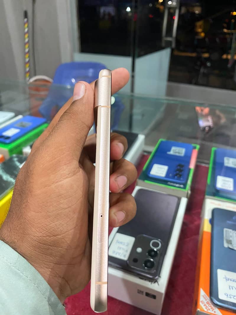 Google Pixel 8 3
