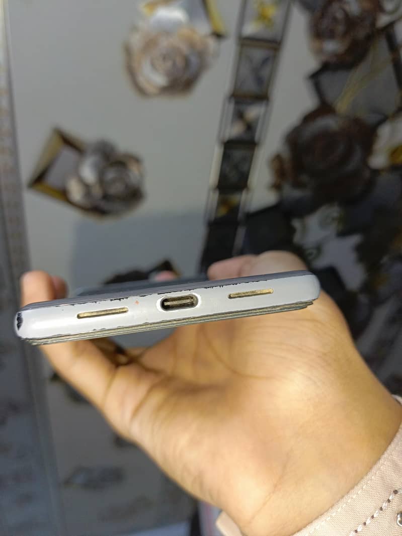 Google Pixel 6 4