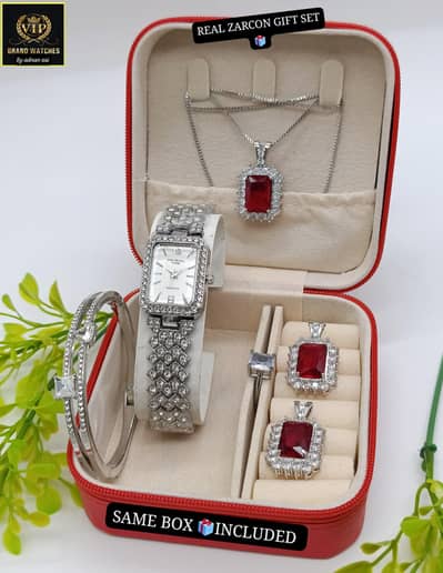 GIRL'S DIAMONDS STONE JEWELRY WATCH ⌚
