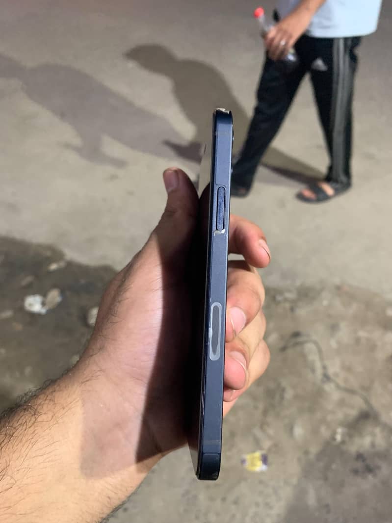 Apple iPhone 12 2