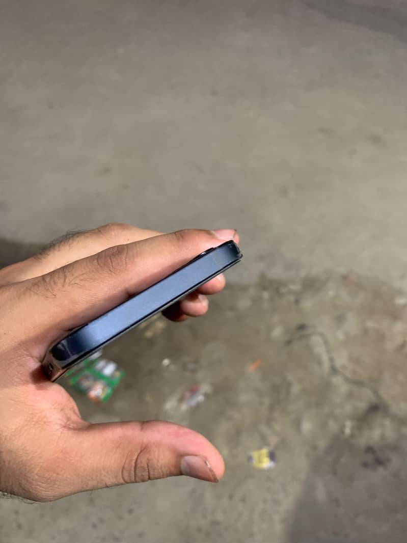 Apple iPhone 12 5