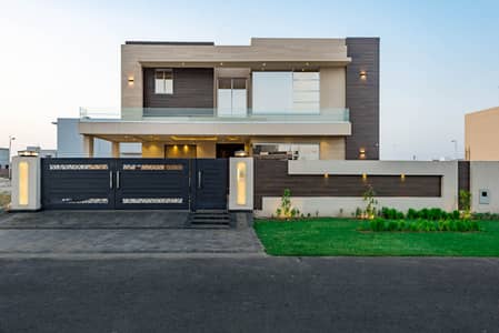 D H A Lahore 1 Kanal Semi Furnished Stylish Design House With 100% Original Pics Available For Rent