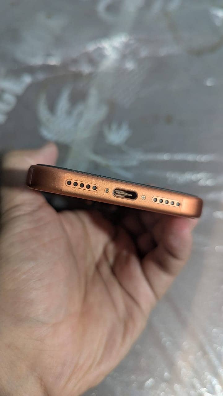 Apple iPhone 17 Pro read full add pics ma nr b ha 4