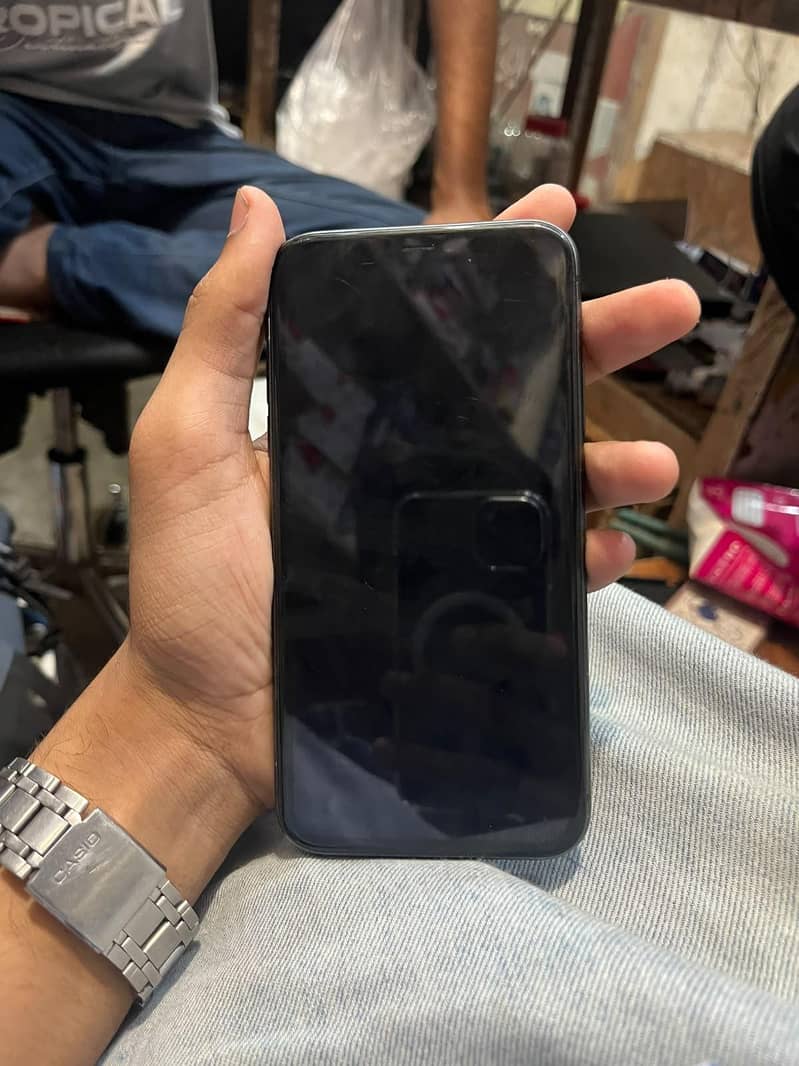 Apple iPhone 11 3
