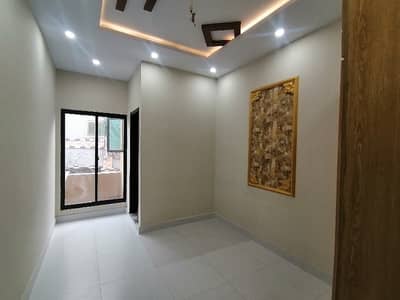 Tripple Storey 3 Marla House Available In Gulshan-e-Ravi - Block D2 For sale