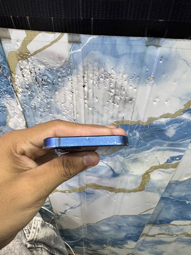 Apple iPhone 12 mini 4