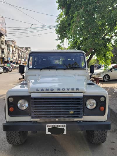 Land Rover Defender 2010