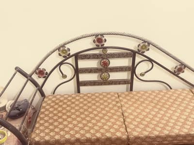 10/10 Wrought Iron Dewan / Sofa Bench with Brand New Cushions