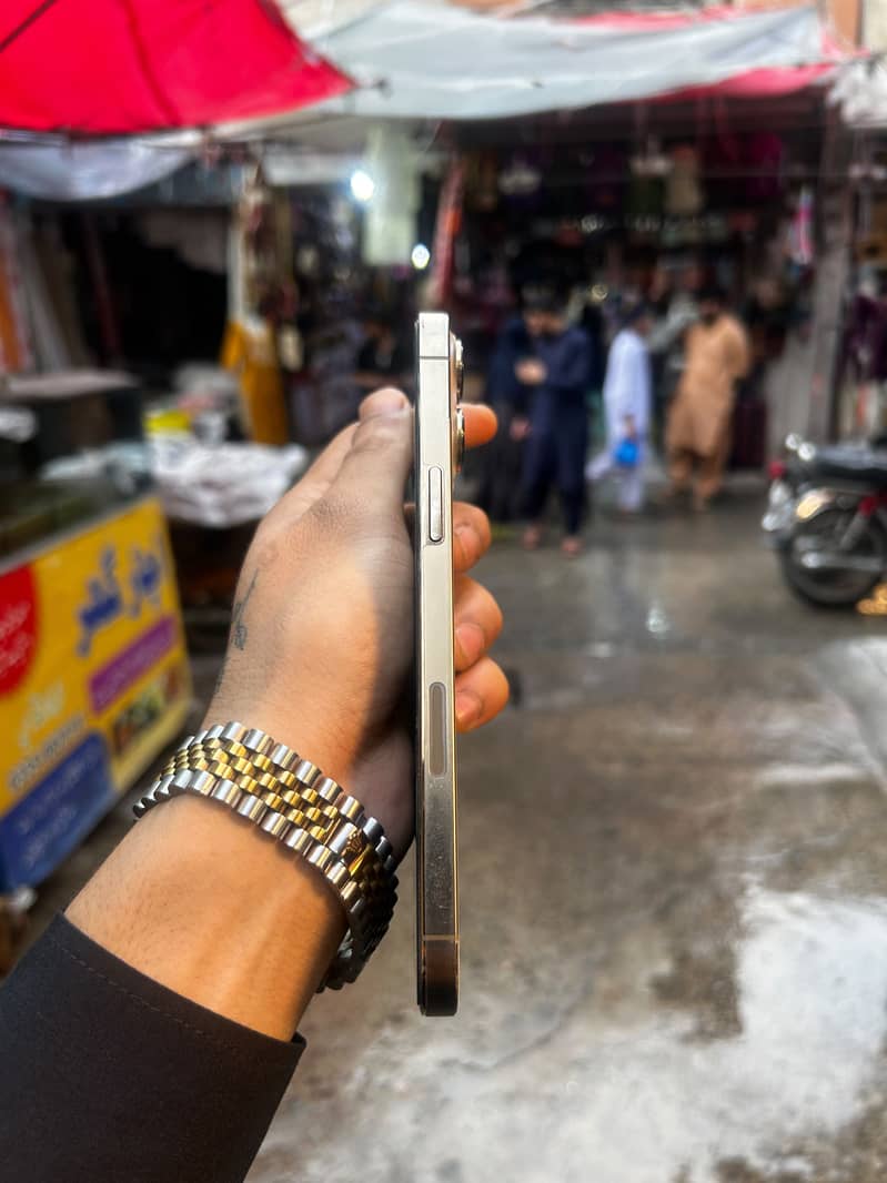 Apple iPhone 13 Pro Max 5