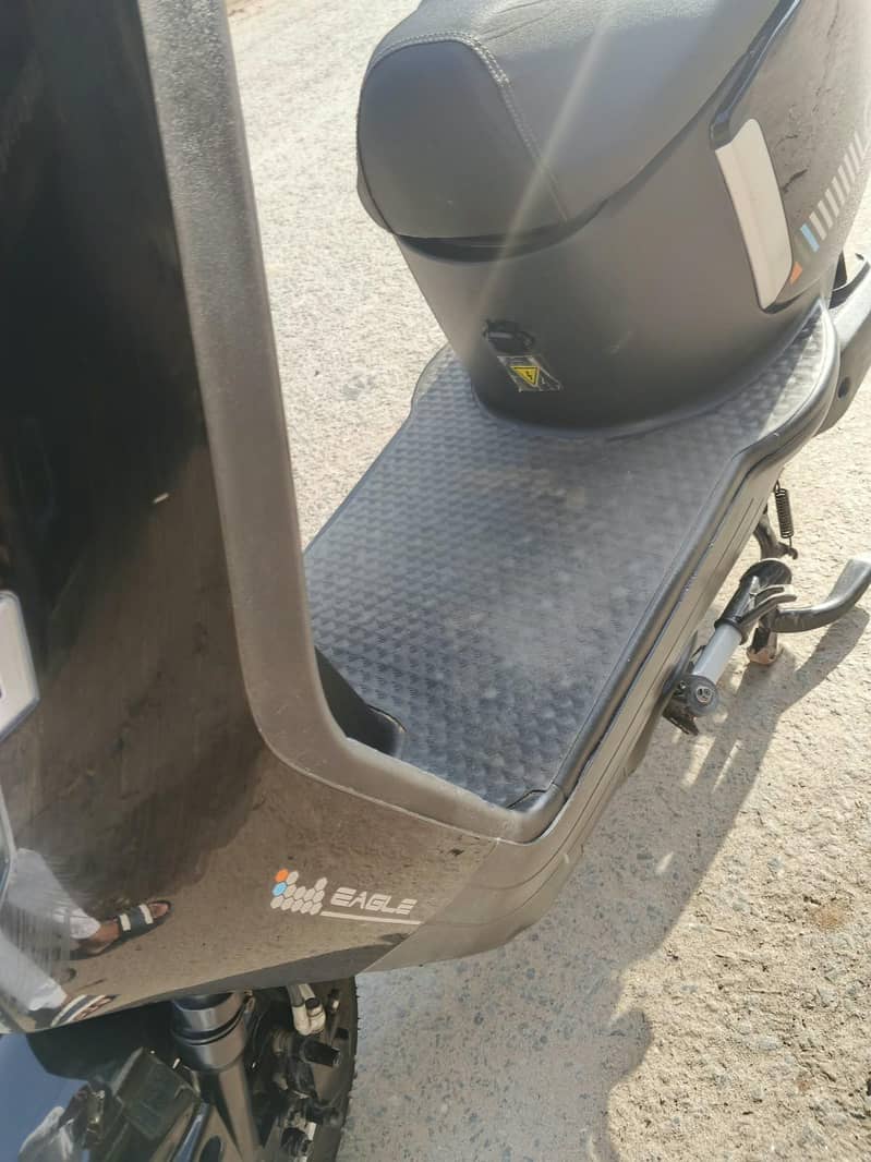 electric scooty 6