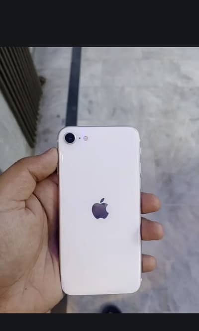 Apple iPhone SE