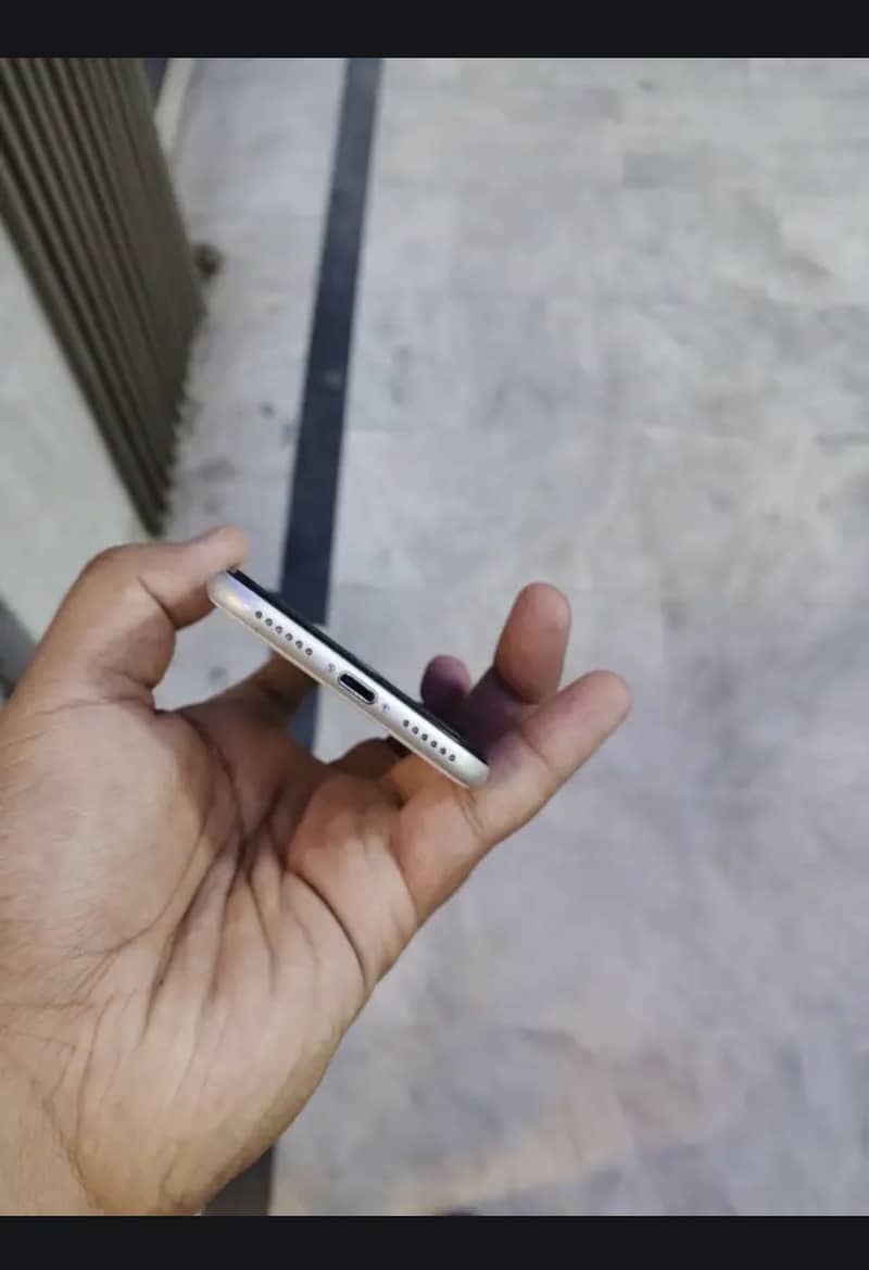 Apple iPhone SE 3