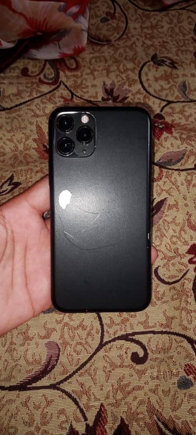 I phone 11 pro . 256 gb hai  03086500766