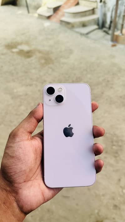 Apple iPhone 13