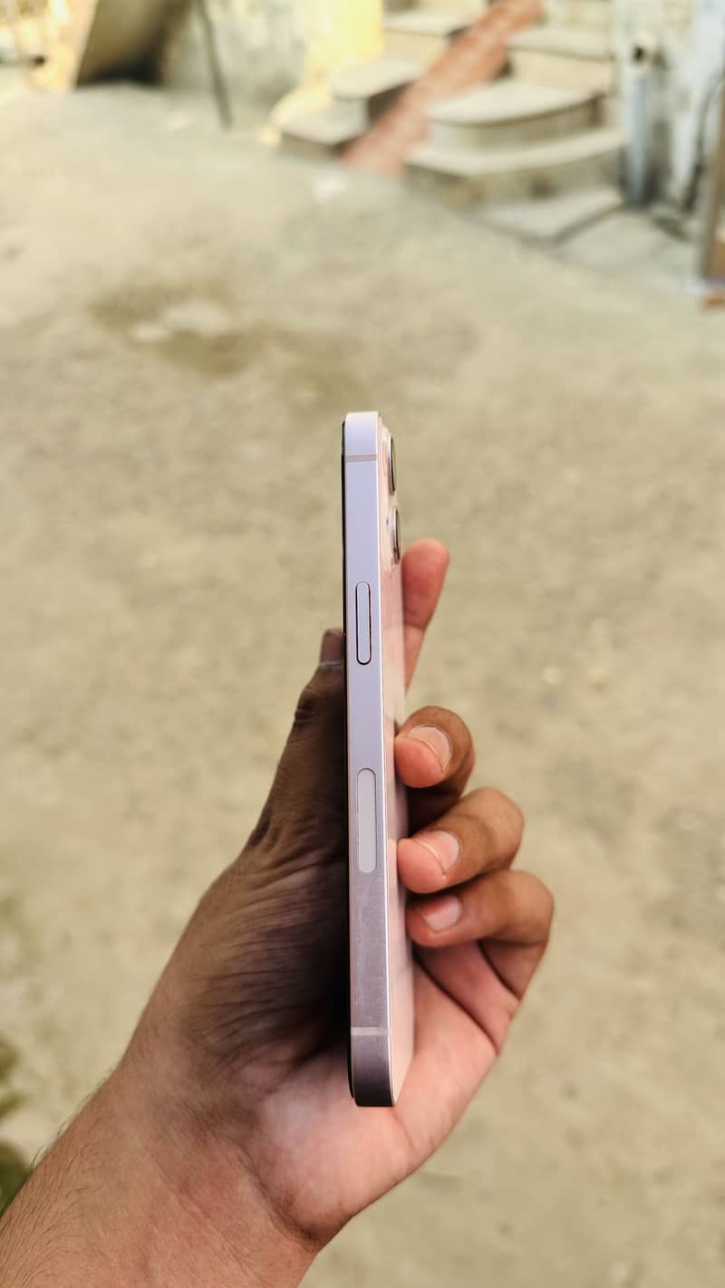 Apple iPhone 13 2