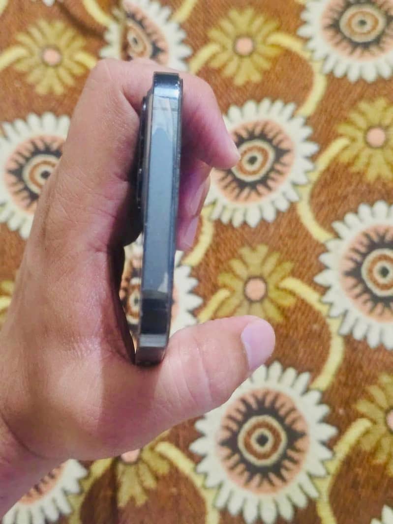 iphone 12pro max 2