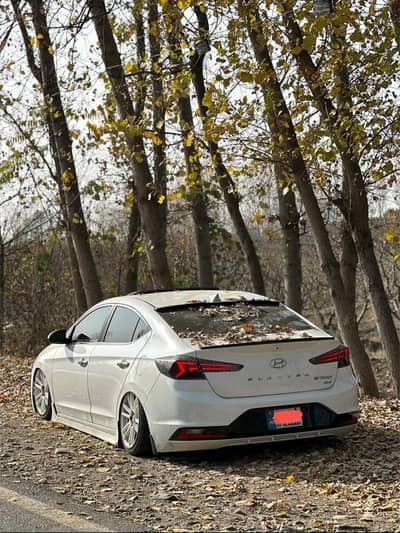 Hyundai Elantra 2022