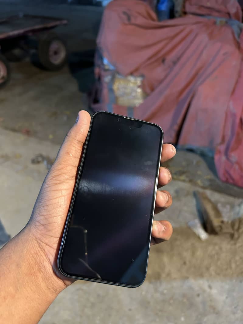 Apple iPhone 14 4