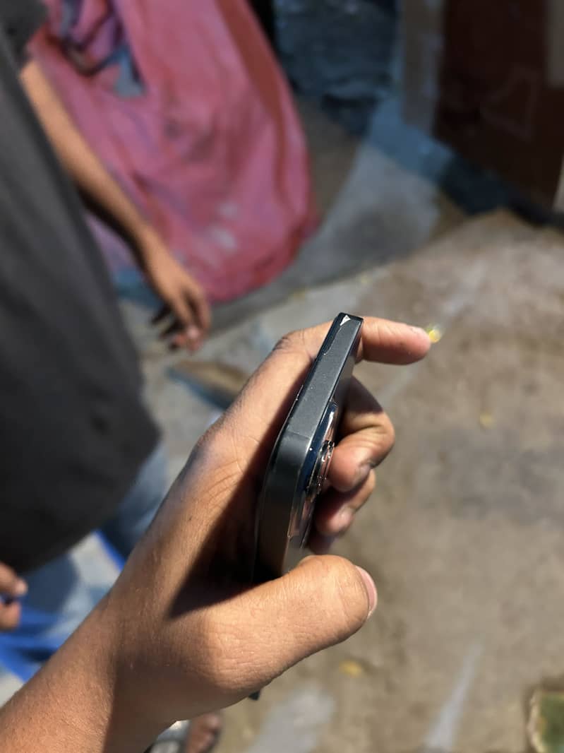 Apple iPhone 14 5
