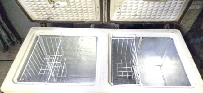 sale of dawlance 2 door freezer