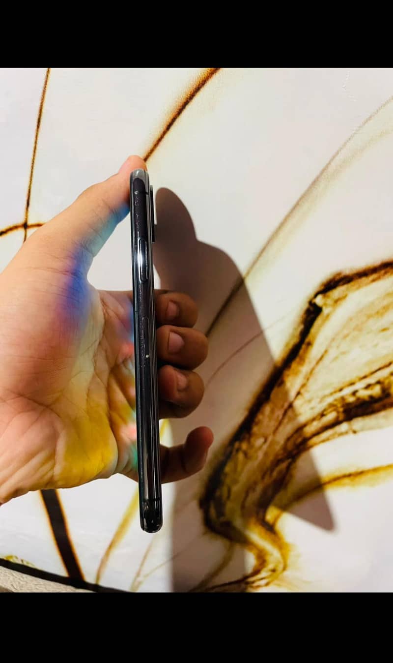 APPLE IPHONE X 4