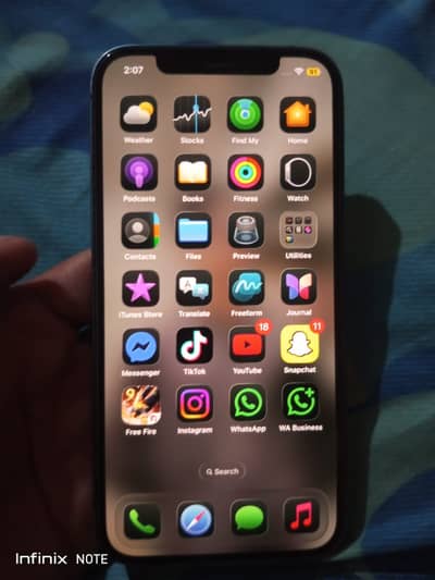 Apple iPhone 12