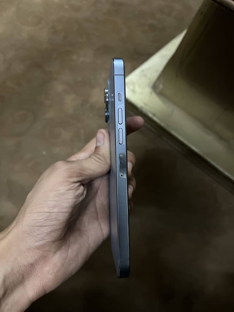 Apple iPhone 13 Pro Max 6