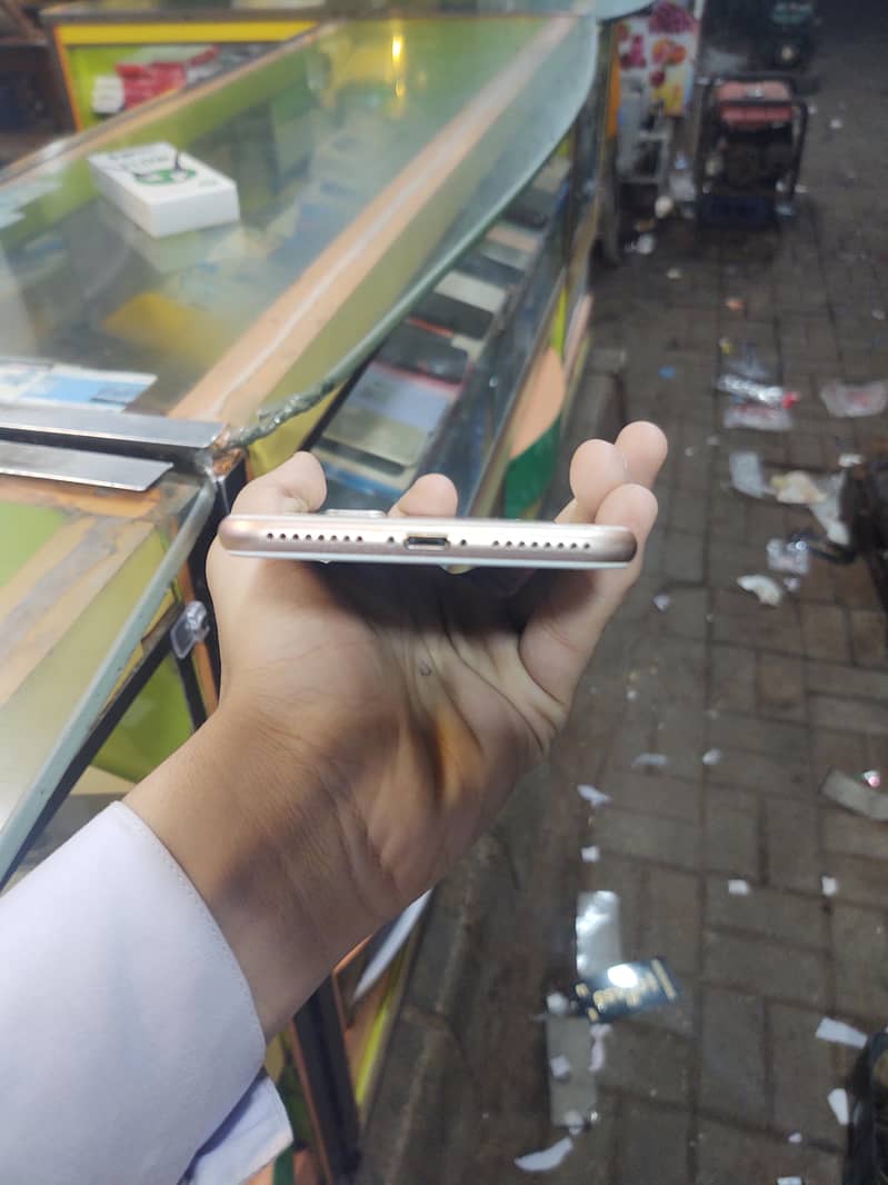 Apple iPhone 8 Plus 2