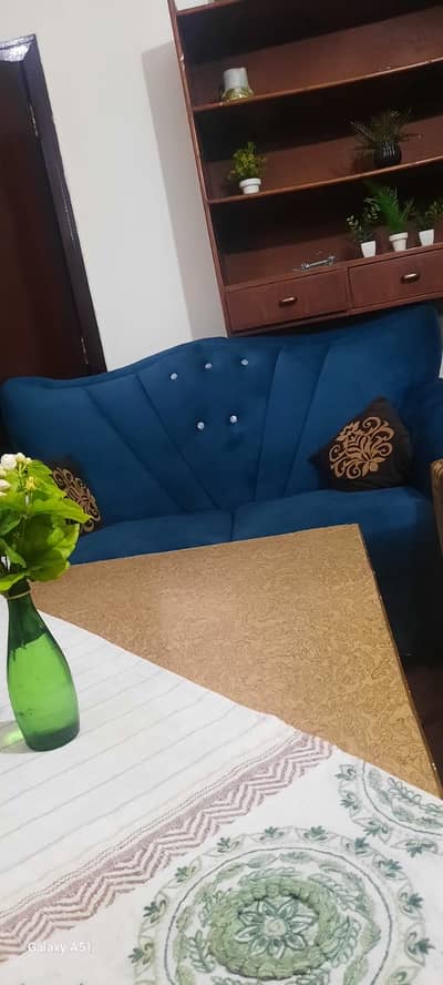 3 seater sofa set new available on low price