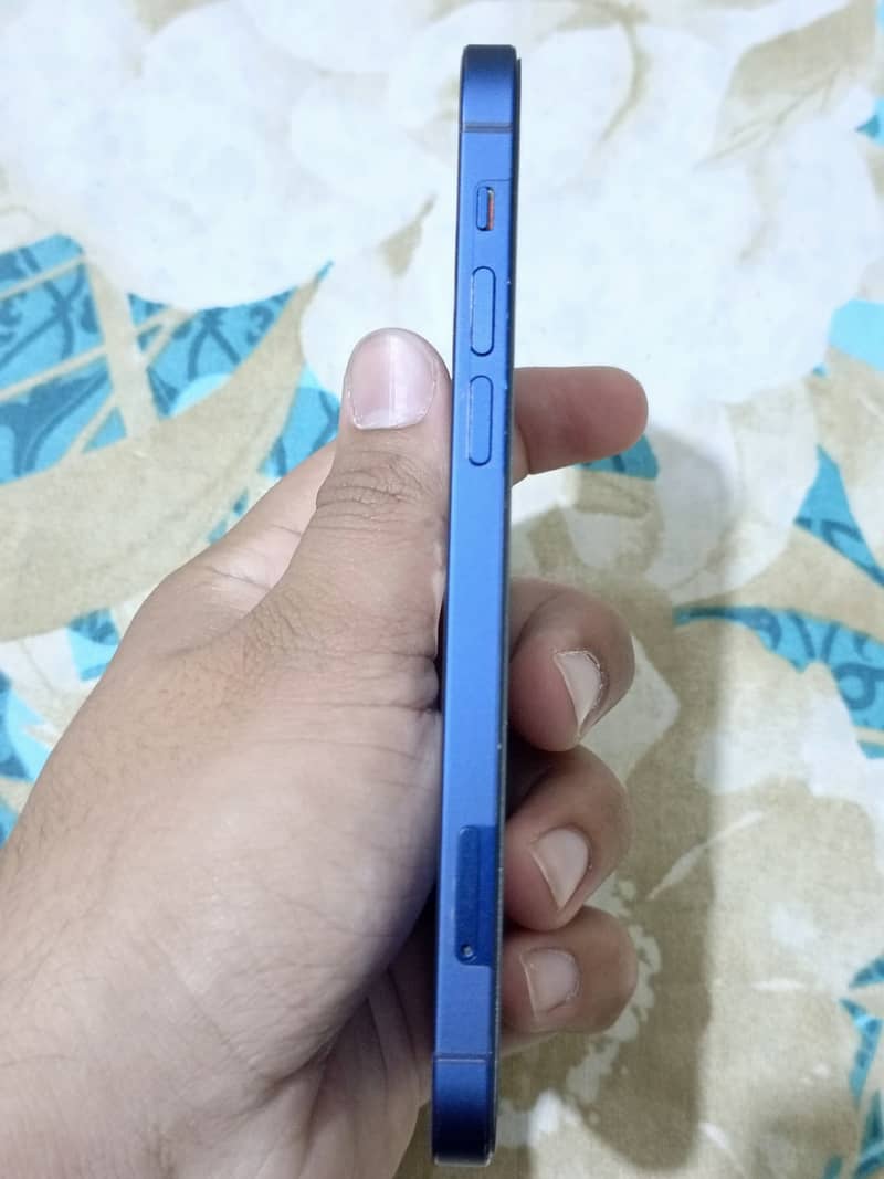 Apple iPhone 12 3