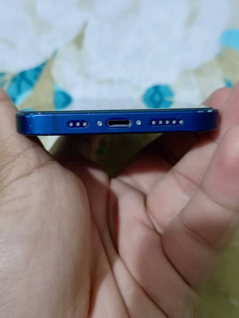 Apple iPhone 12 5