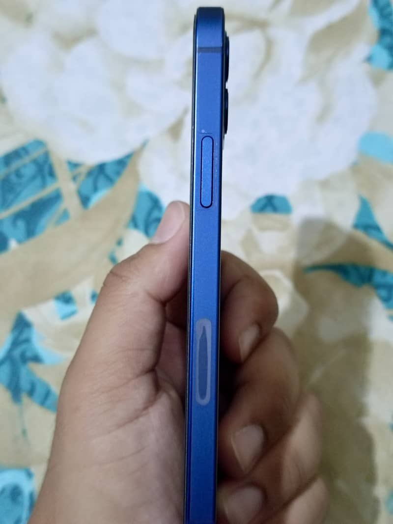 Apple iPhone 12 7
