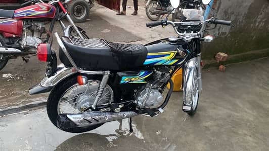 Honda 125 Black 2026