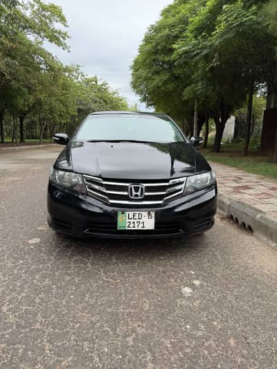 Honda City IVTEC 2015 manual 1.3 Lahore Registered