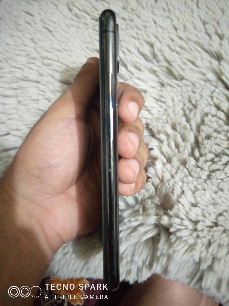 Apple iPhone X 3