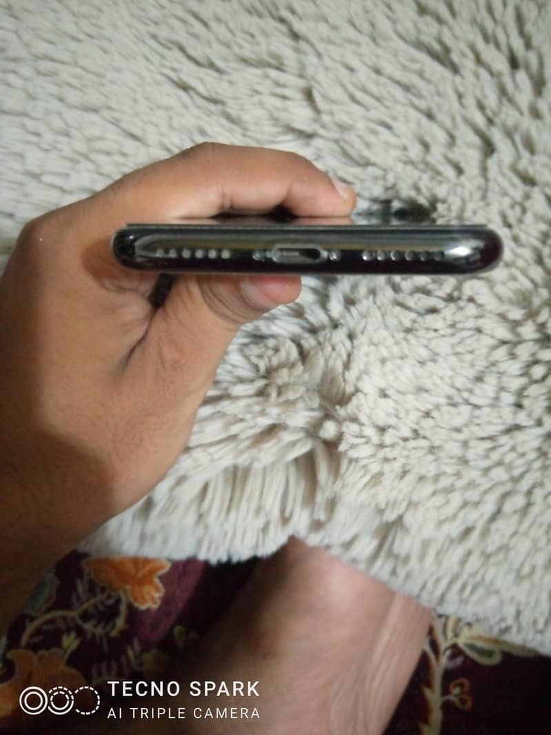 Apple iPhone X 5