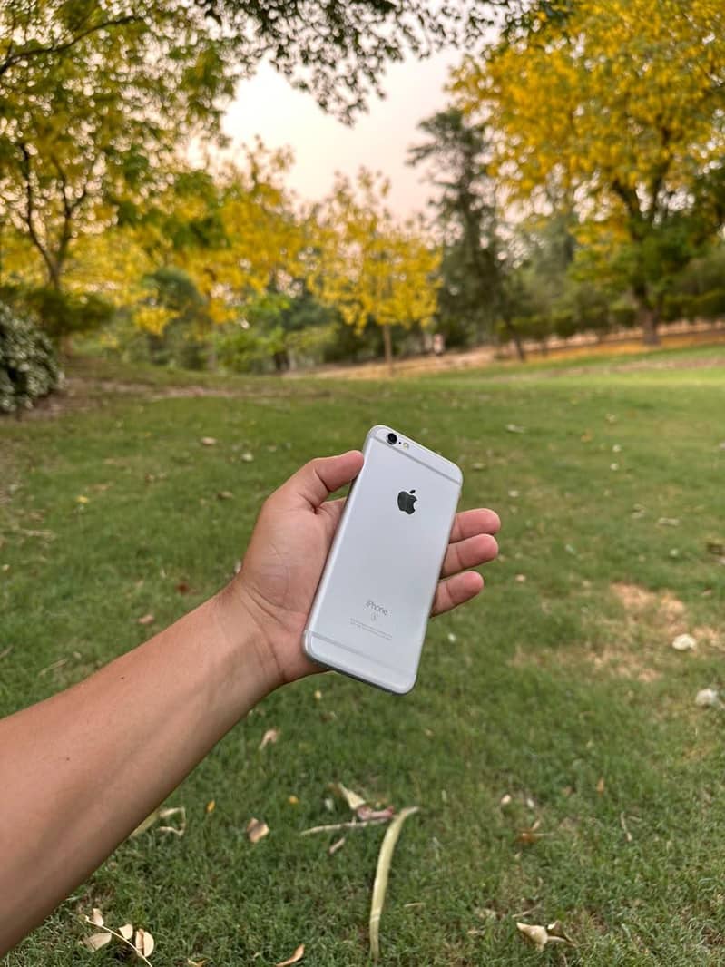 Apple iPhone 6S 0