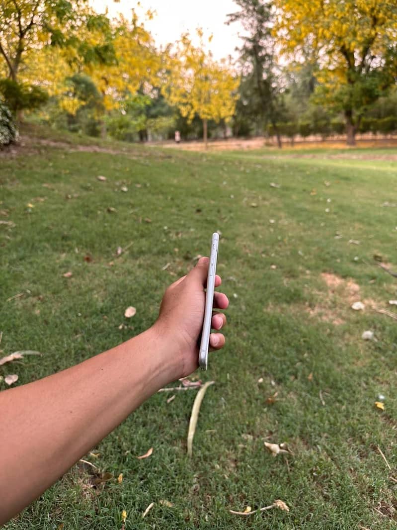 Apple iPhone 6S 5